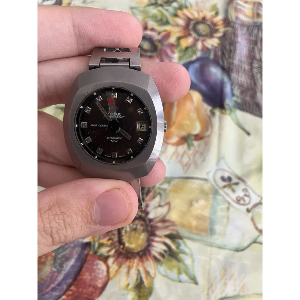 VTG 1970s Zodiac Mystery Dial Astrographic SST Stainless Steel Black Dial Watch